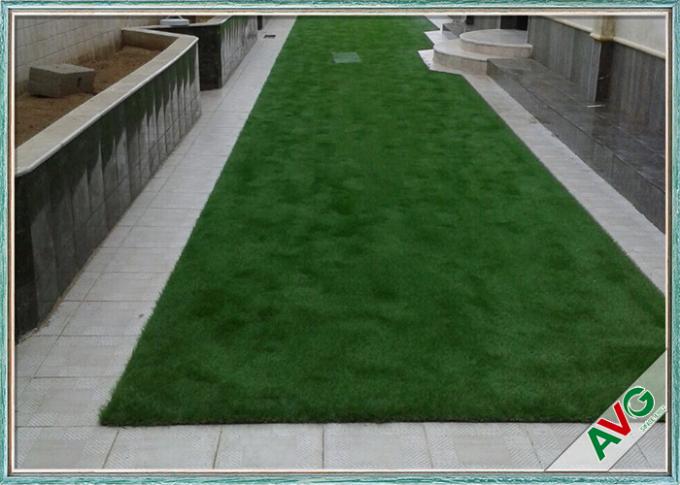 गार्डन सजावटी ईएसटीओ एलसी 3 मानक के लिए हरा रंग भूनिर्माण कृत्रिम घास 0