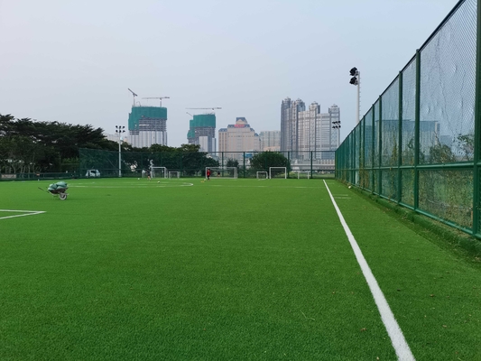 चीन फ़ुटबॉल के लिए पेशेवर फ़ुटबॉल कृत्रिम घास खेल फ़्लोरिंग आपूर्तिकर्ता